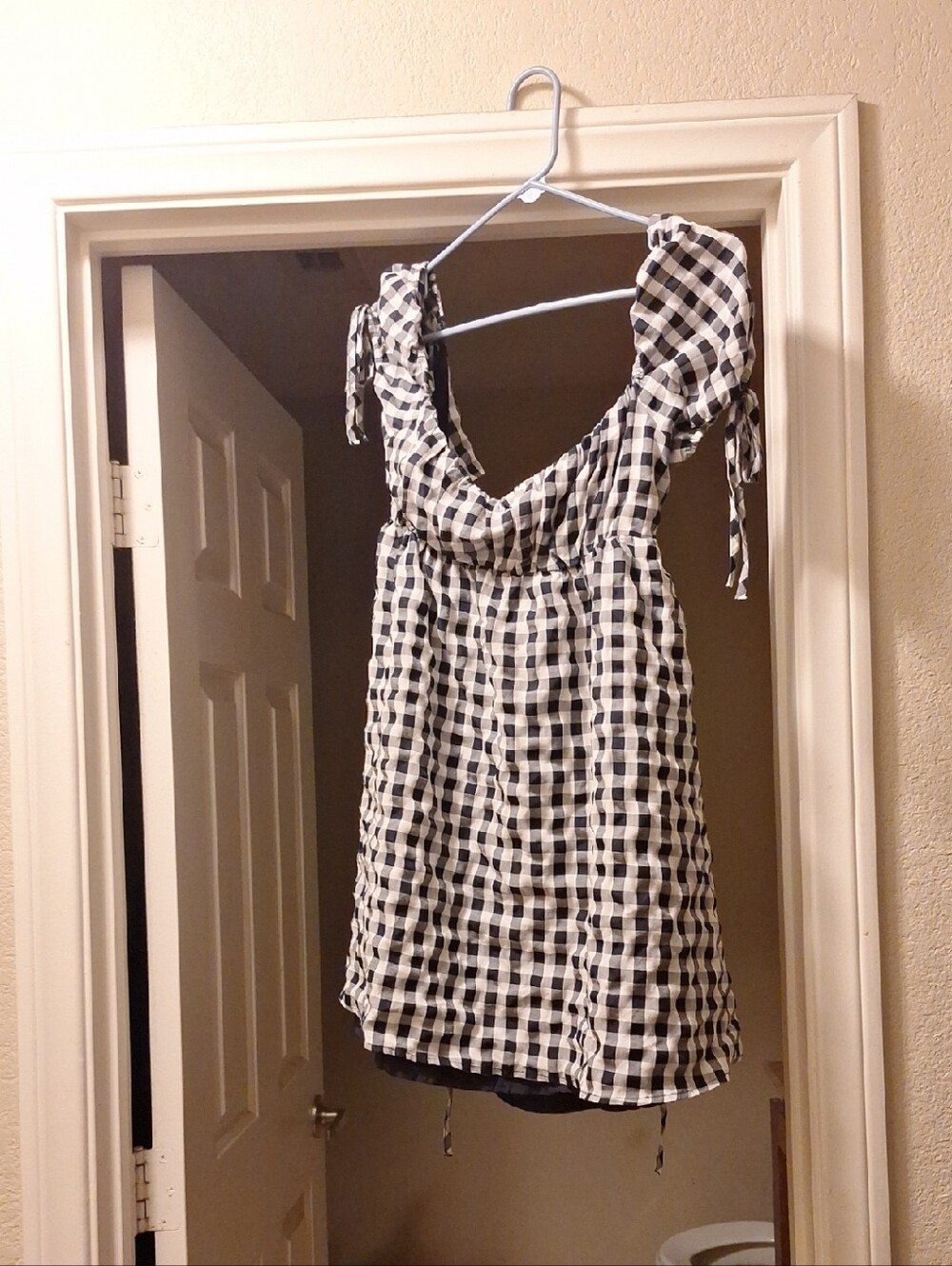 Navy Blue & White Gingham Tie-Shoulder Women's Top